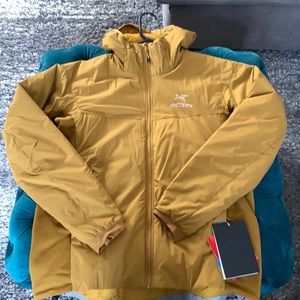 Men’s Arc’teryx Jacket.